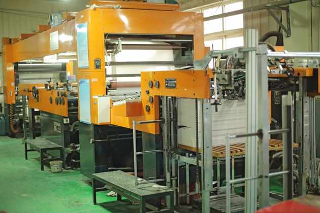 韓(han)國産(chan)全自(zi)動高(gao)速覆(fu)膜機(ji)